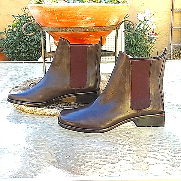 !!!!SOLD!!!!! Cole Haan Chocolate Brown Ankle Boots - Picture 6 of 10